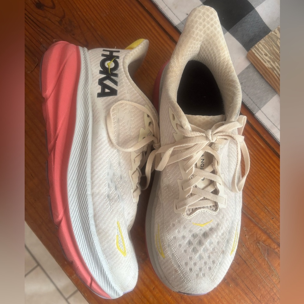 Hoka Clifton 9